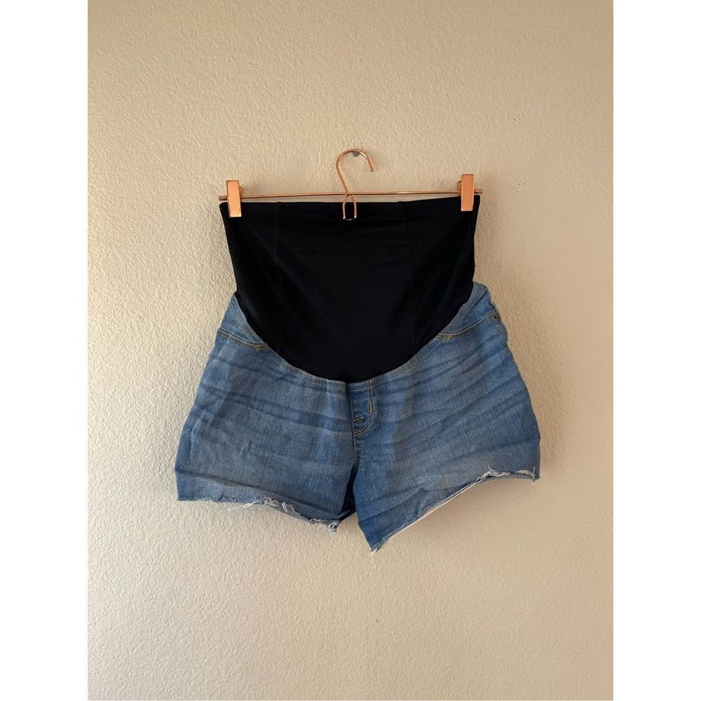 Isabel maternity over the belly shorts size 6